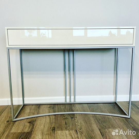 Консольный столик