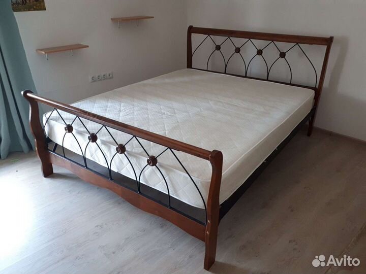 Кровать двухспальная с матрасом бу 160 200