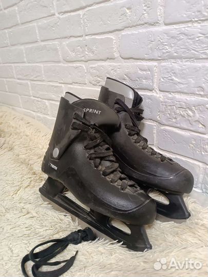 Коньки хоккейные