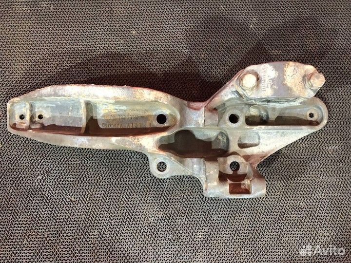 Кронштейн пневморессоры левый Volvo FH, Volvo FM