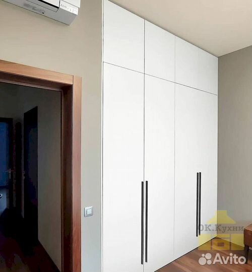 Шкаф купе с зеркалом