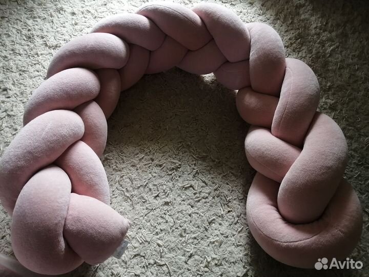 Бортик-косичка в кроватку