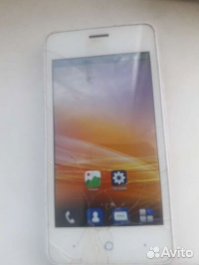 Телефон ZTE