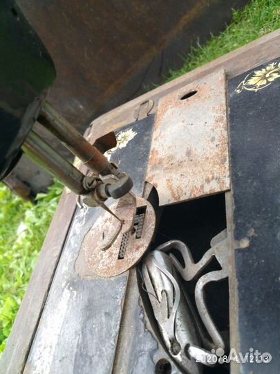 Швейная машина Singer