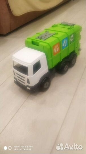 Игрушка мусоровоз