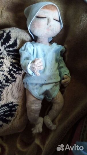 Кукла ручной работы с одеждой