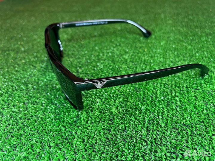 Солнцезащитные очки Emporio Armani