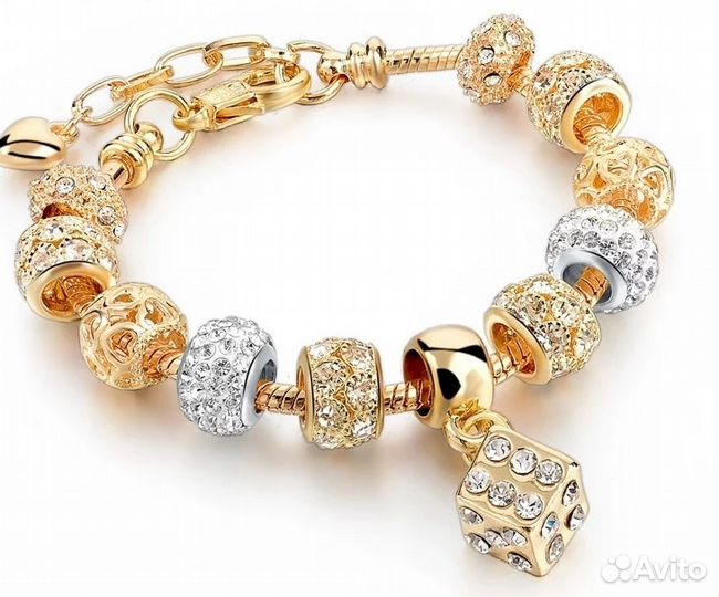 Браслет с шармами