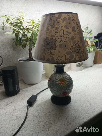 Лампа настольная