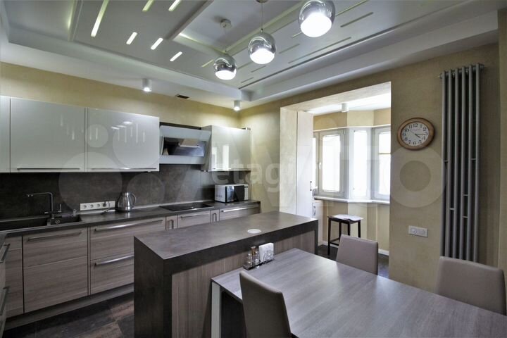 4-к. квартира, 98 м², 4/22 эт.