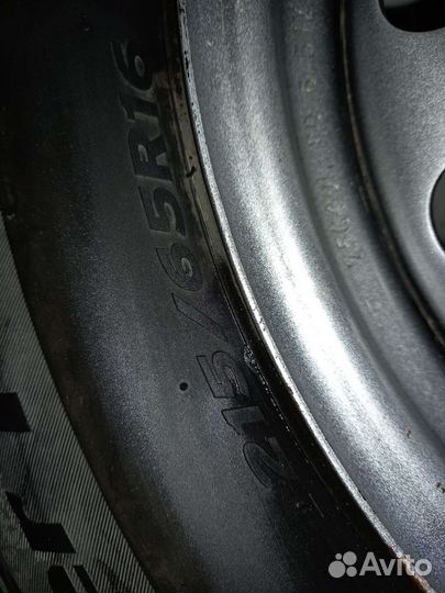 Hankook Winter I'Pike 215/65 R16