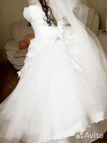 Свадебное платье на 44 размер, перчатки, диадэма и