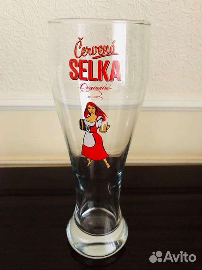 Пивные бокалы и кружка