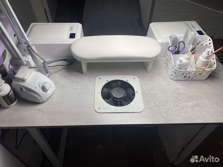 Маникюрный стол с вытяжкой бу