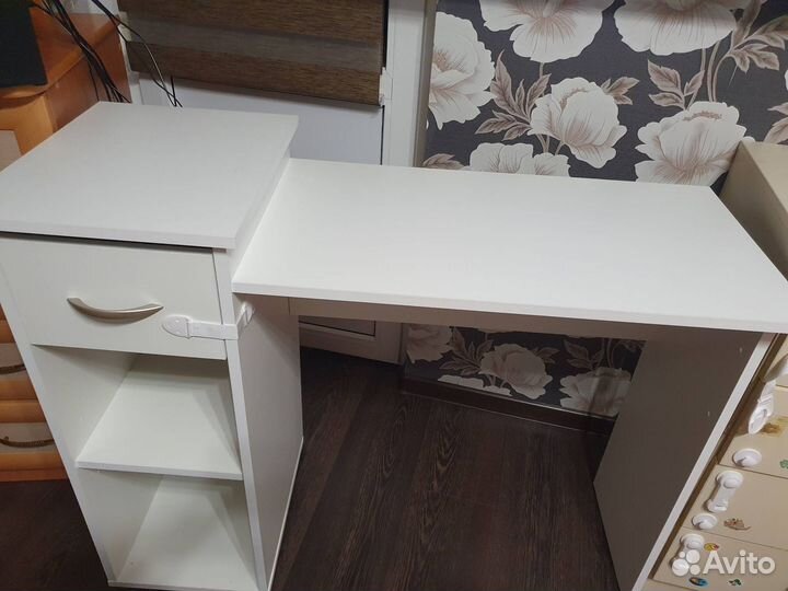 Письменный стол