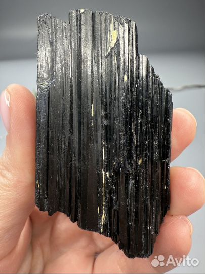 Черный турмалин Шерл