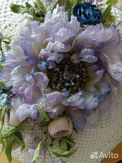 Брошь цветок из шелка