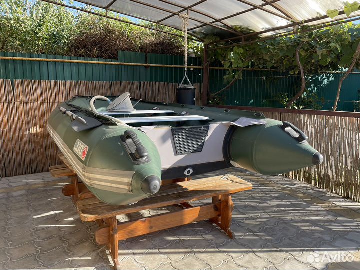 Надувная лодка с мотором 5 лс