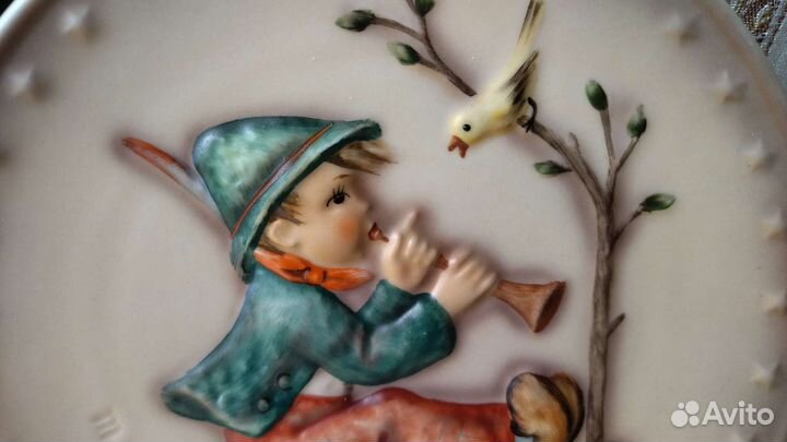 Тарелка-барельеф Уроки пения 1979 Goebel