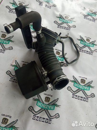 Патрубок воздушного фильтра Toyota Camry