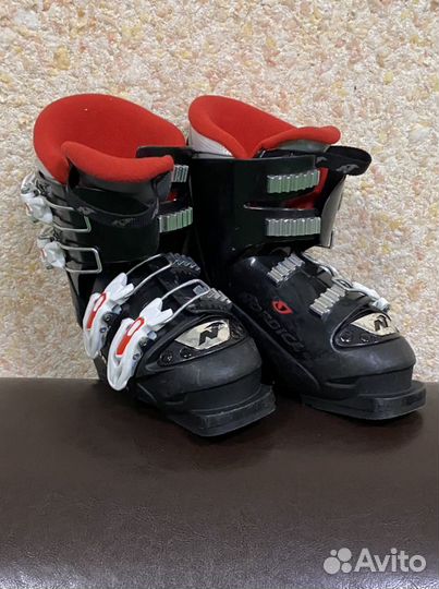 Горнолыжные ботинки