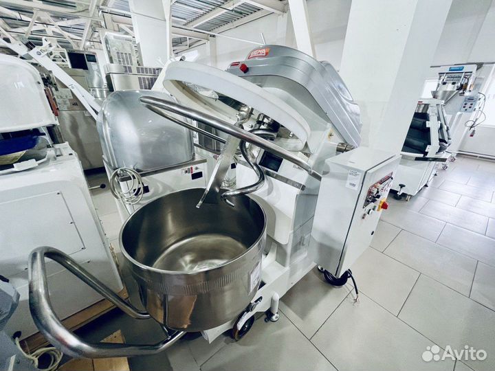 Тестомес спиральный с подкатной дежой