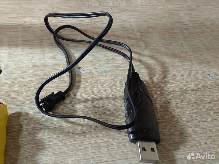 Машинка на р/у