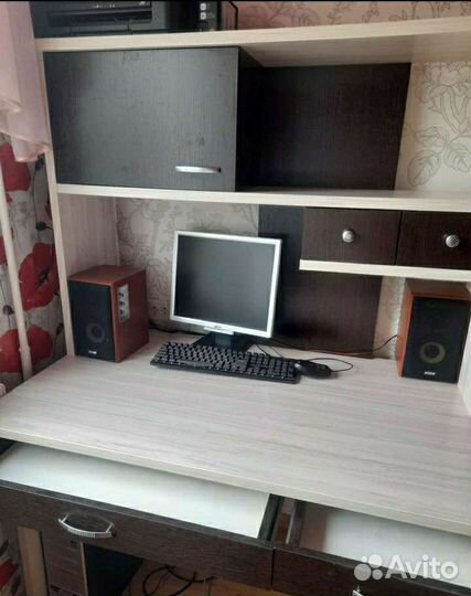 Компьютерный стол