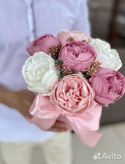 Букет из пионов