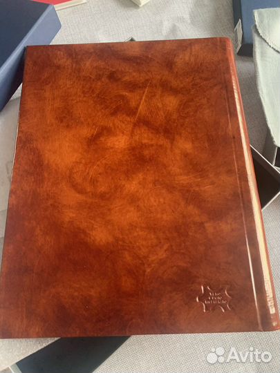 Фотоальбом нат кожа/серебро в коробке, новый 2 шт