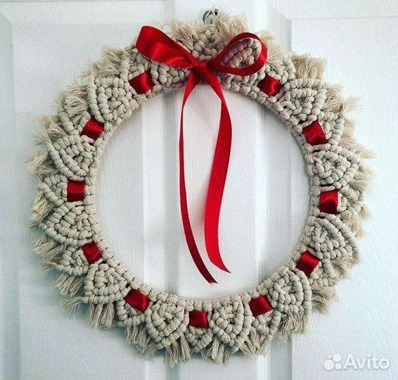 Венок с декором макраме