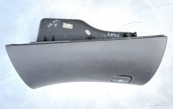 Пежо 607 Бардачок