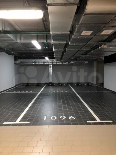 Машиноместо, 14 м²