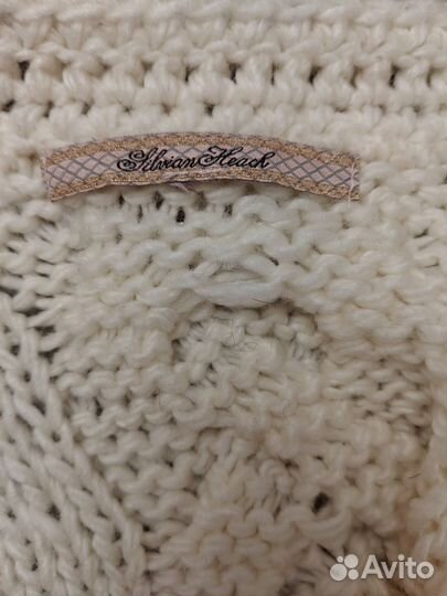 Белая вязаная кофта