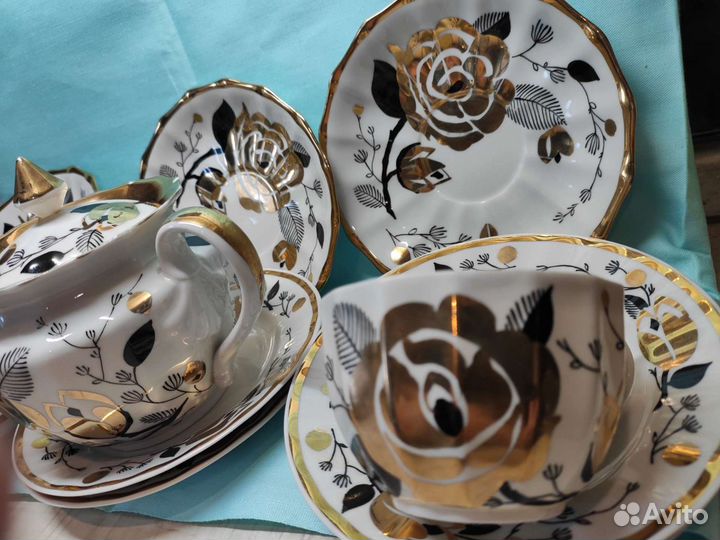 Чайный сервиз, тарелки, кружечки
