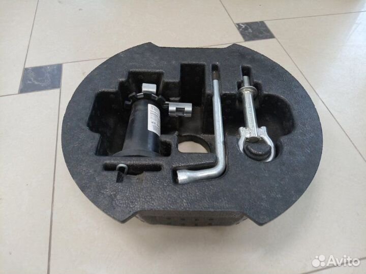 Ящик для инструмента Лада Веста 2180 21129 2018