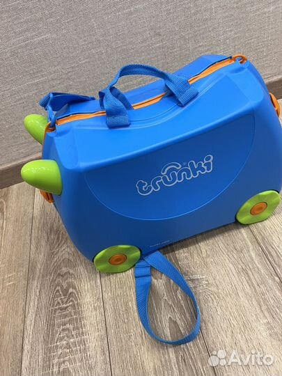 Детский чемодан каталка Trunki