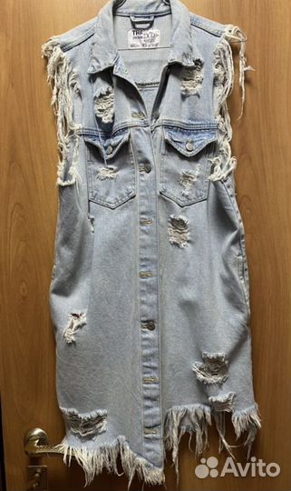 Джинсовая жилетка женская