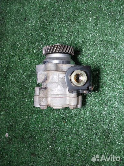 Насос гидроусилителя руля Nissan Patrol ZD 30 3.0