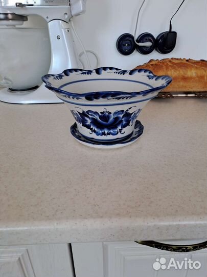 Горшок для цветов. Гжель