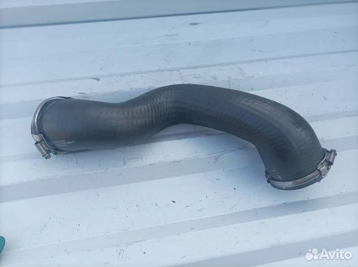 Патрубок интеркулера левый Mercedes C-Class W204