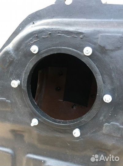 Топливный бак Митсубиси Лансер 9