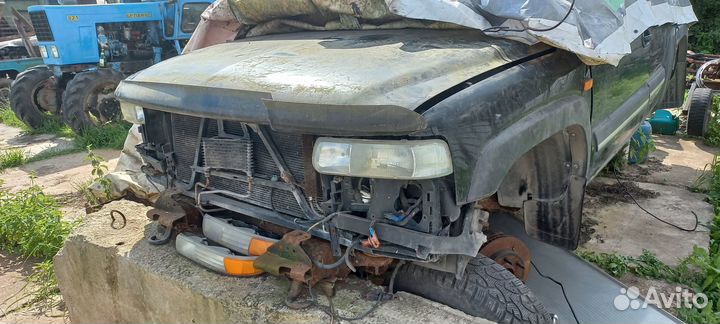Chevrolet Tahoe 5.3 AT, 2004, битый, 1 км