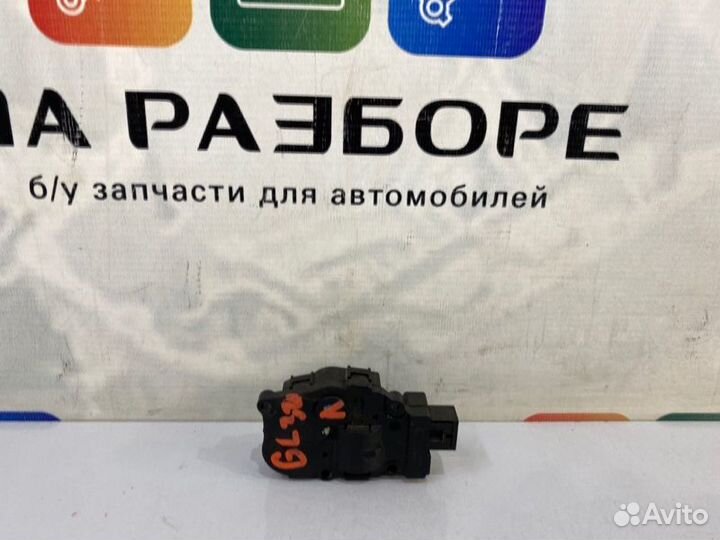 Сервопривод заслонки отопителя левый Mercedes-Benz