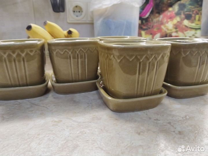 Горшок керамический зеленый для кактусов