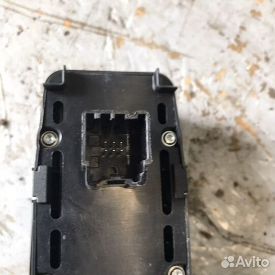 Кнопка стеклоподъемника Jeep Grand Cherokee WK2