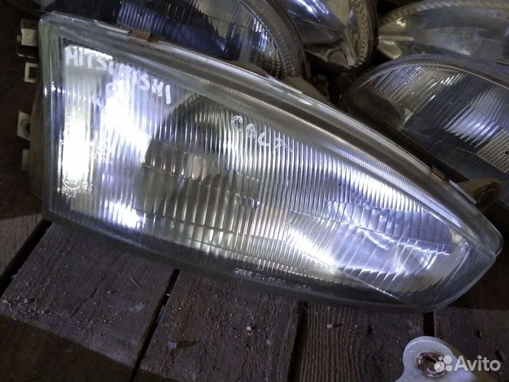Фара передние Митсубиси Кольт CJO