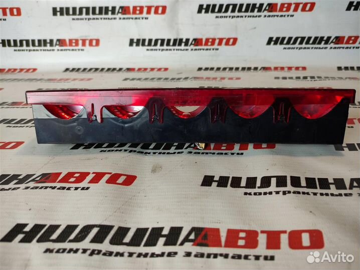 Стоп сигнал в крышку багажника Ситроен С4