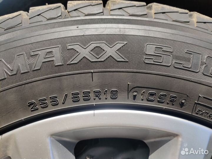 Dunlop Winter Maxx SJ8 255/55 R18