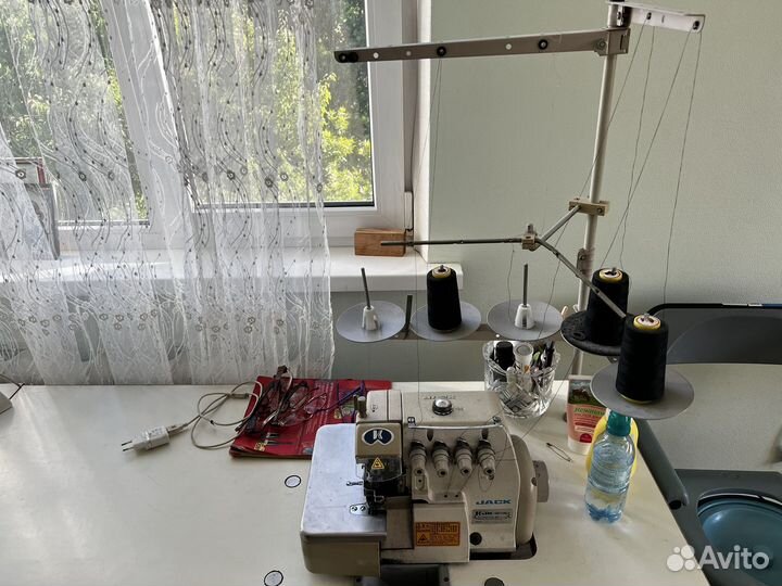 Оверлок промышленный jack